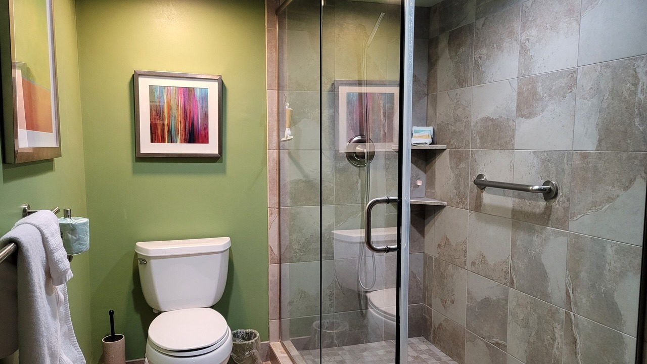 Photo of Bathroom in Vanderbilt Beach