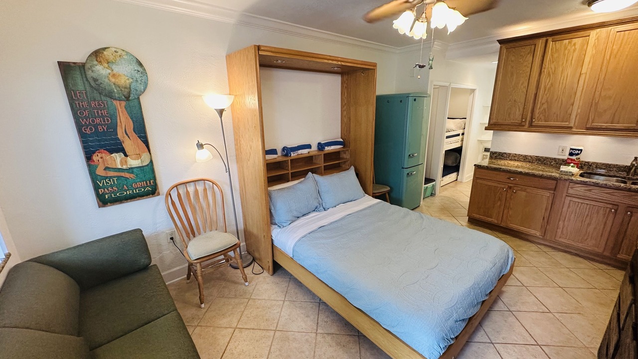 Photo of Bedroom in Pass-a-Grille Historic District
