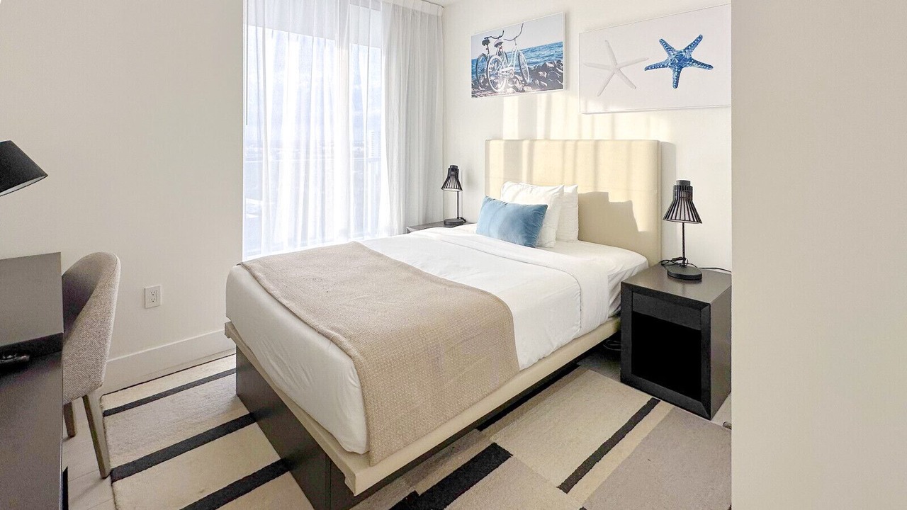 Photo of Bedroom in Hollywood South Central Beach