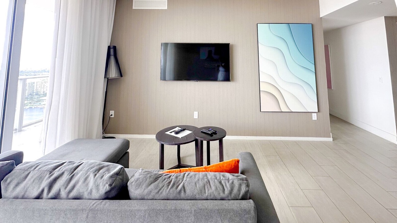 Photo of Livingroom in Hollywood South Central Beach