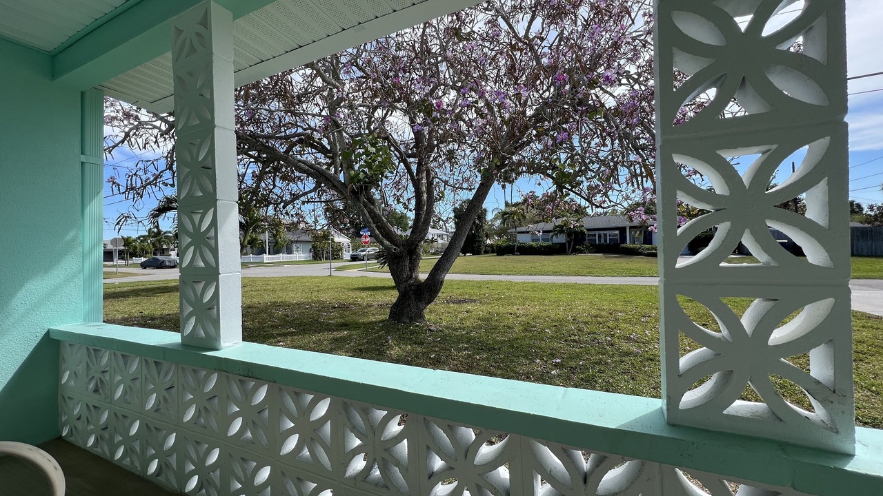 Photo of Patio Balcony in Bay Esplanade