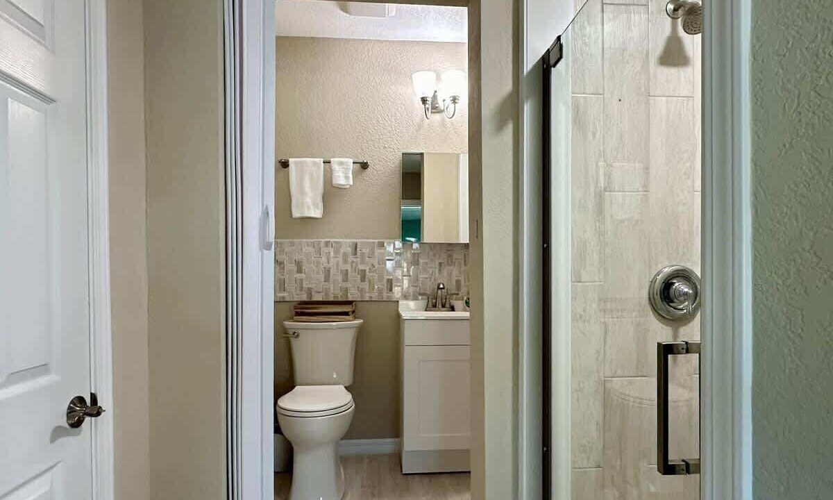 Photo of Bathroom in Mid Island