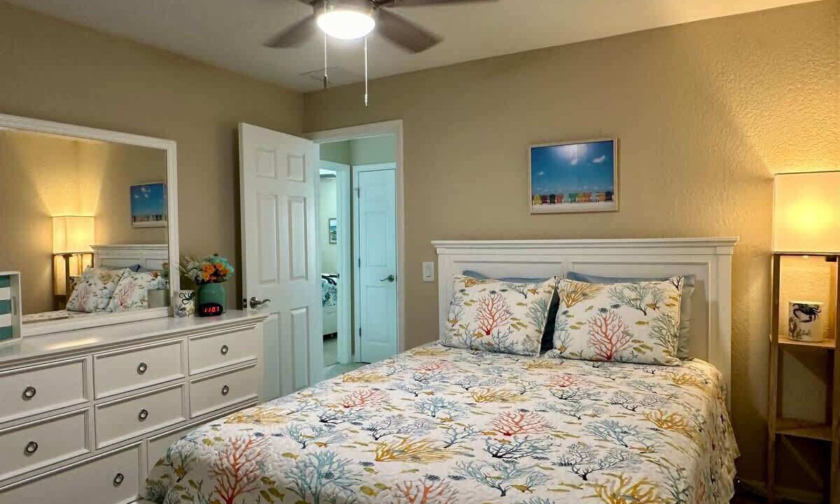 Photo of Bedroom in Mid Island