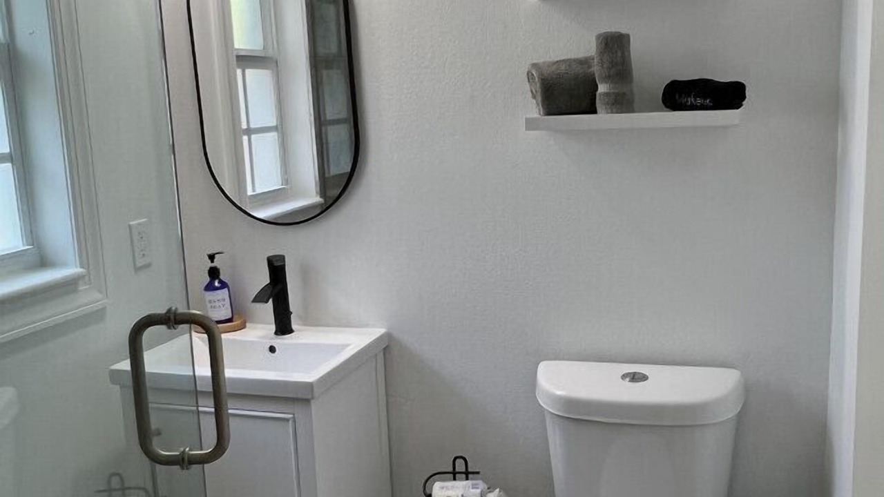 Photo of Bathroom in Sunset Beach