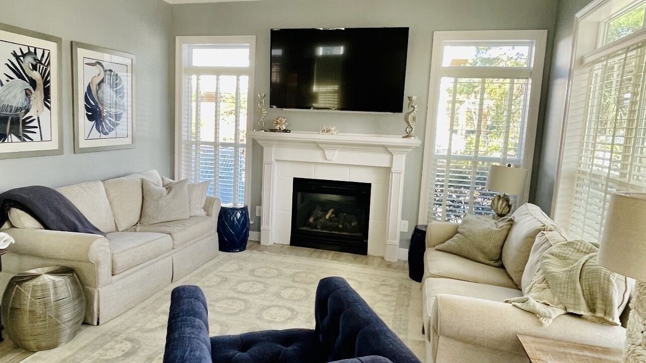 Photo of Livingroom in Gulfview Heights