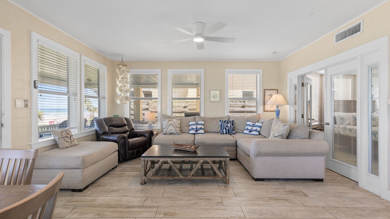 Photo of Livingroom in New Smyrna Beach