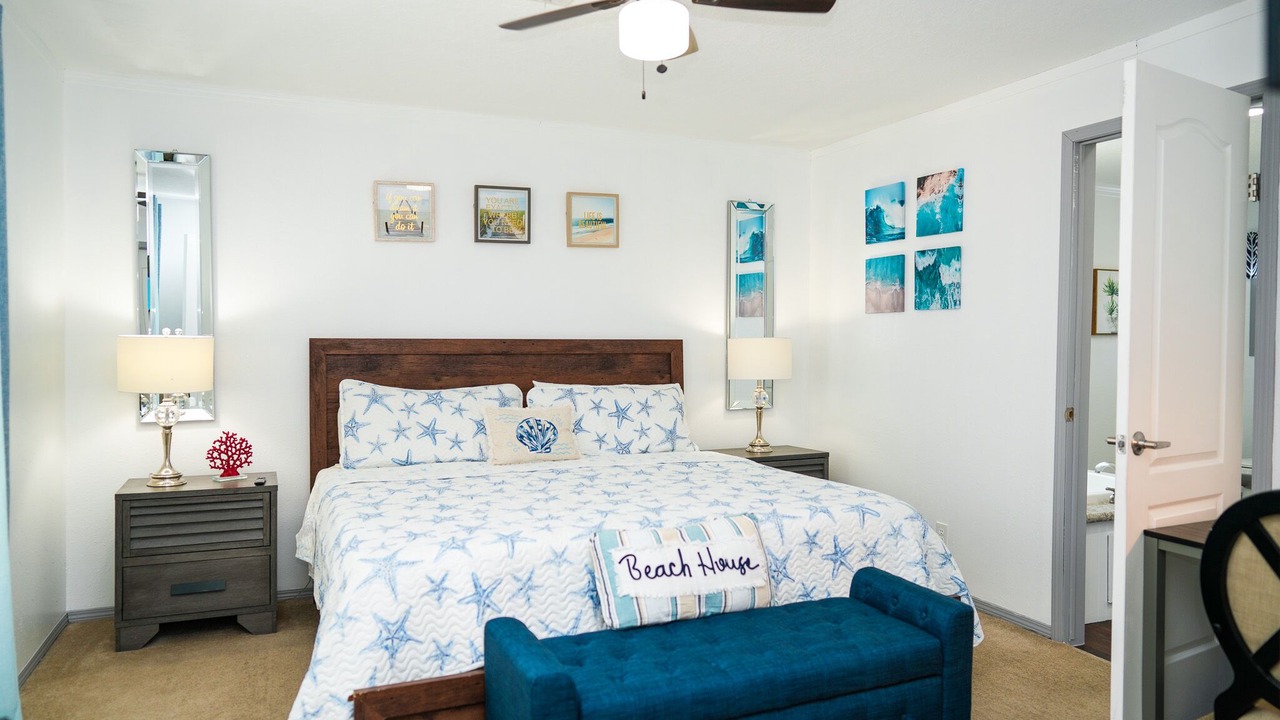 Photo of Bedroom in Upper Grand Lagoon