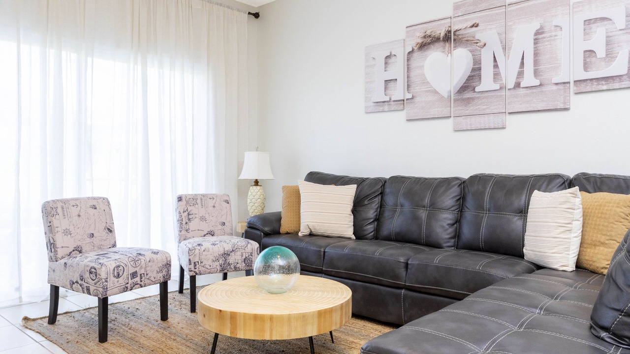 Photo of Livingroom in Windsor Palms