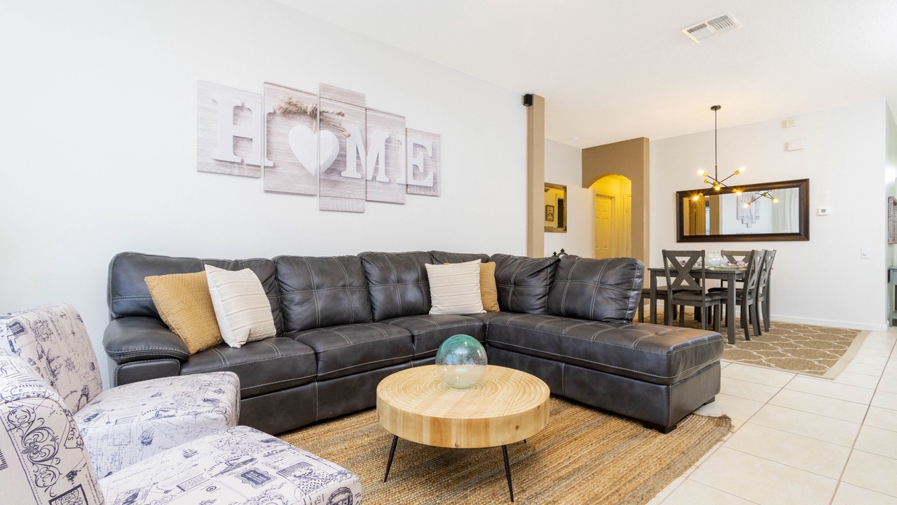 Photo of Livingroom in Windsor Palms