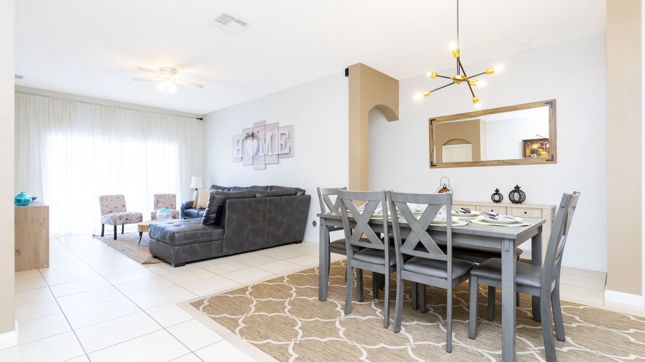Photo of Livingroom in Windsor Palms