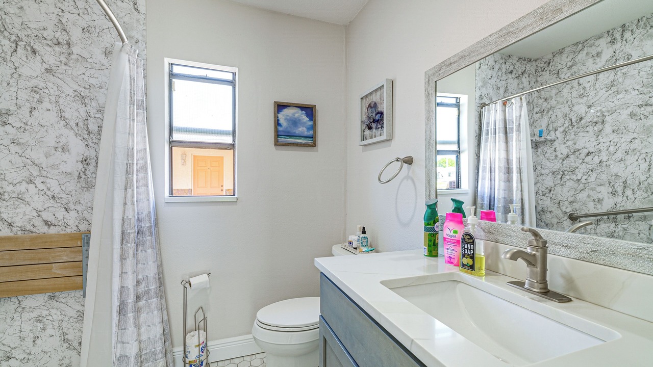 Photo of Bathroom in Flor-a-mar