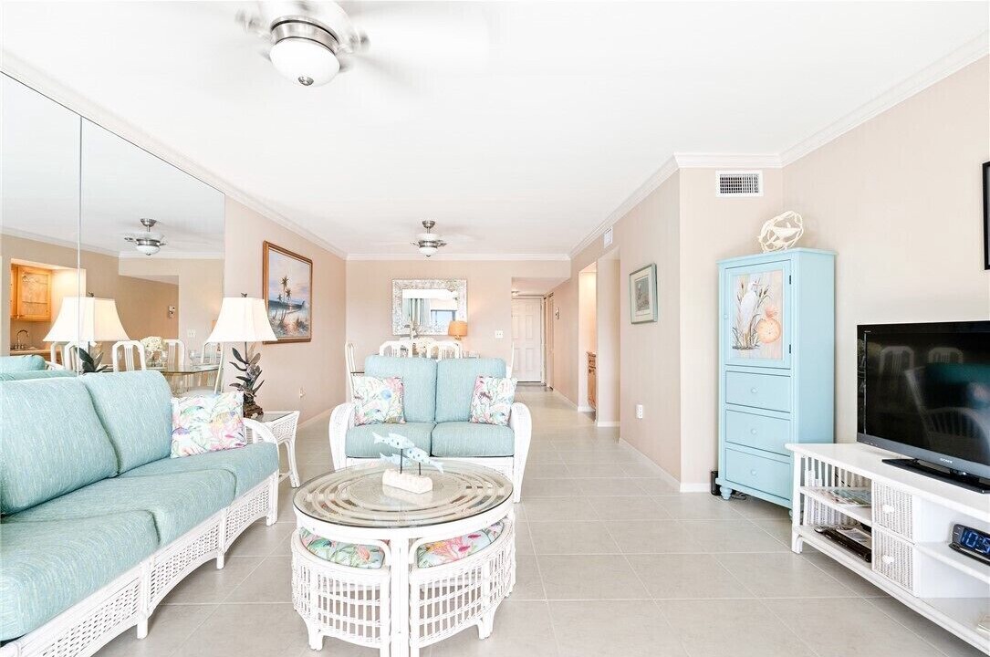 Photo of Livingroom in Central Beach