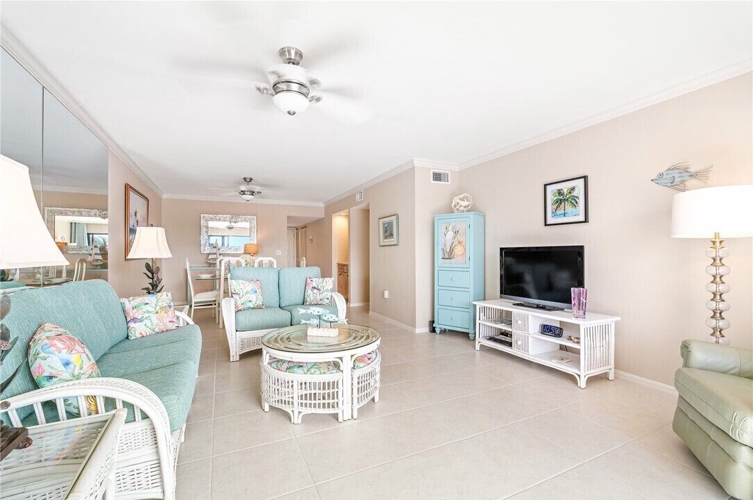 Photo of Livingroom in Central Beach