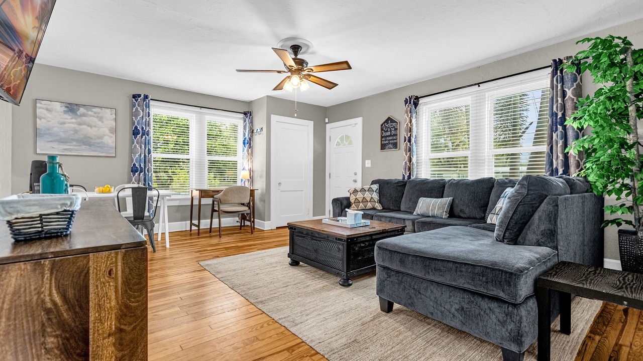 Photo of Livingroom in Wadeview Park