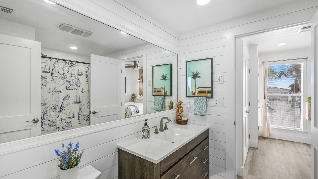 Photo of Bathroom in Holiday Isle