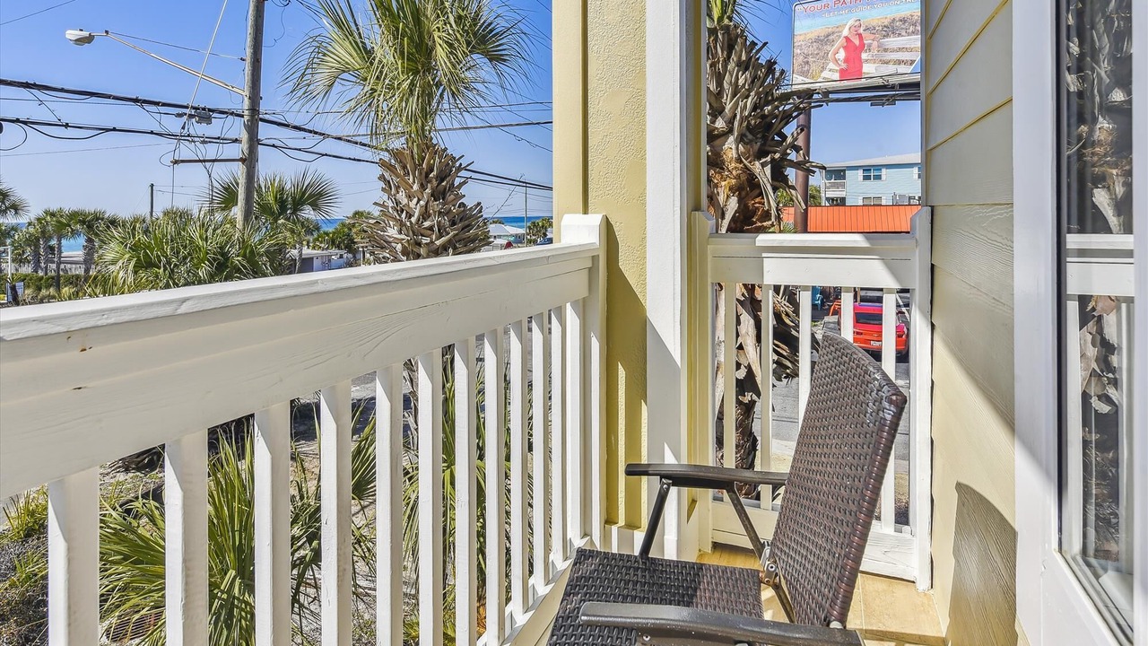 Photo of Patio Balcony in Bahama Beach
