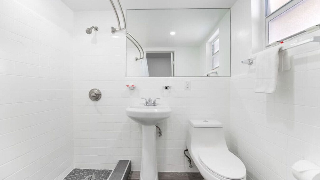 Photo of Bathroom in Hollywood