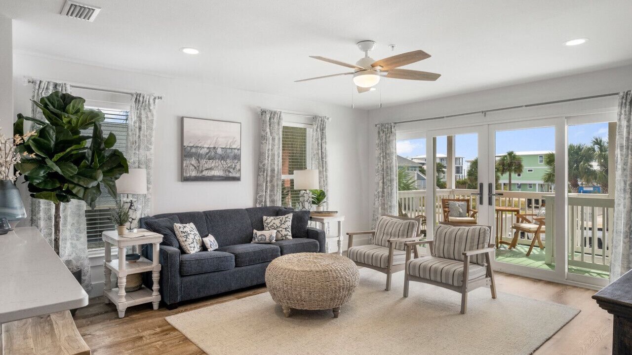 Photo of Livingroom in Mexico Beach
