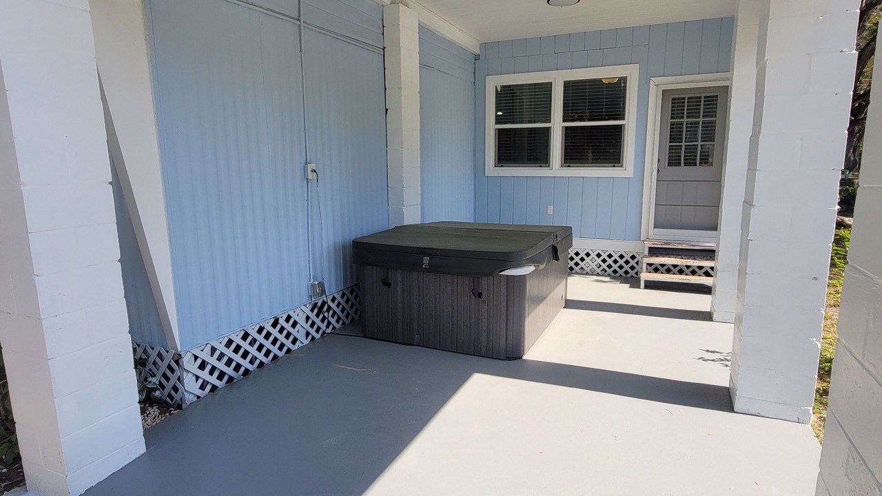Photo of Patio Balcony in Weeki Wachee Gardens