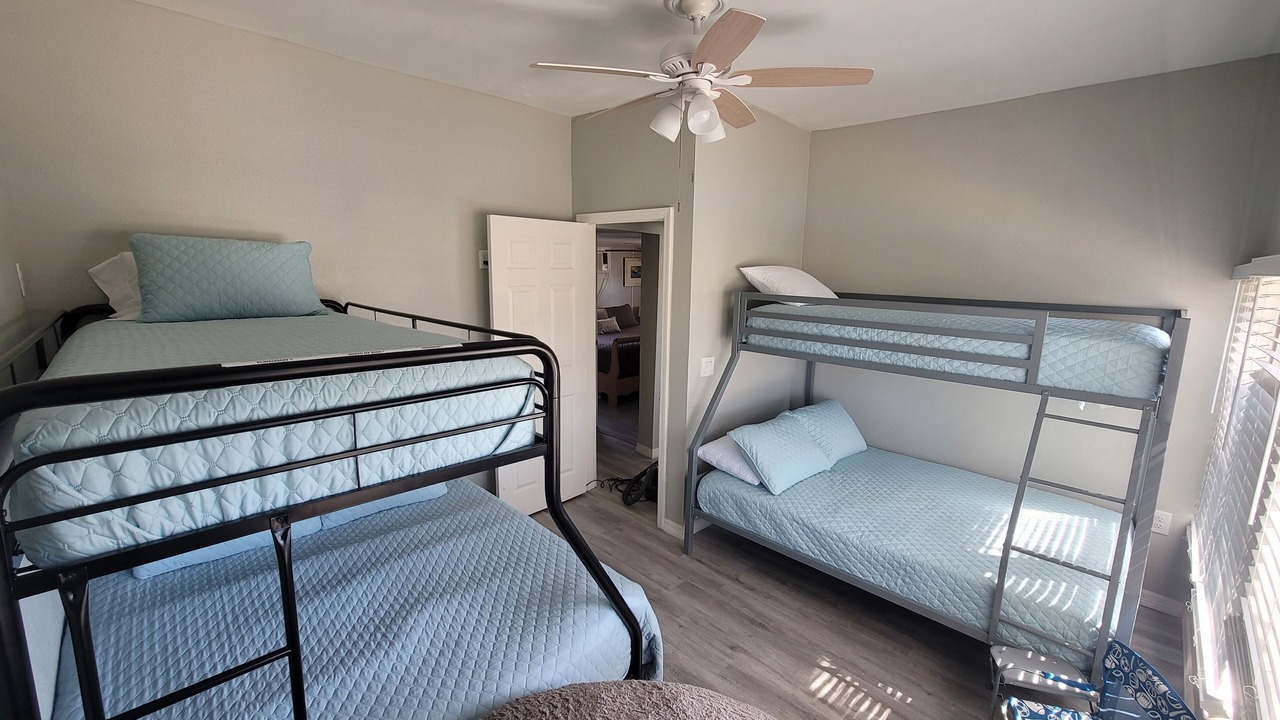 Photo of Bedroom in Weeki Wachee Gardens
