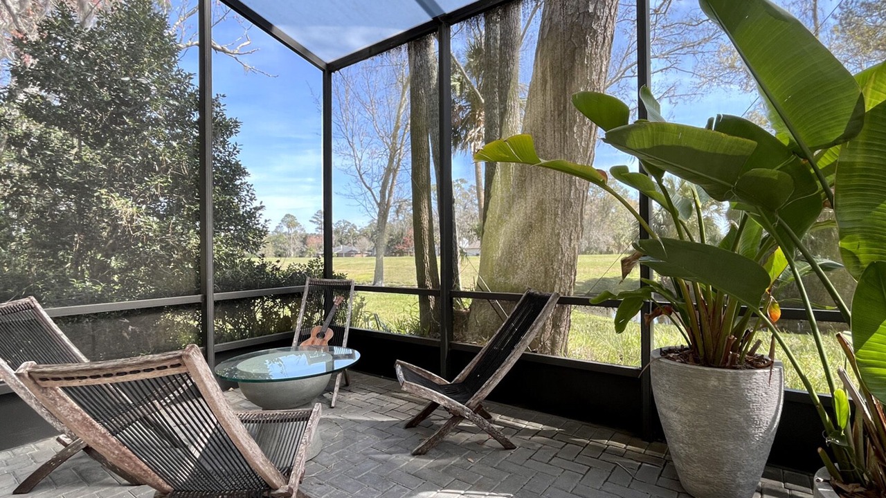 Photo of Patio Balcony in Palm Valley