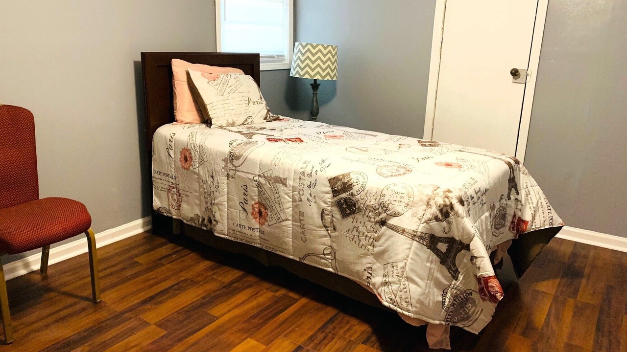 Photo of Bedroom in State College