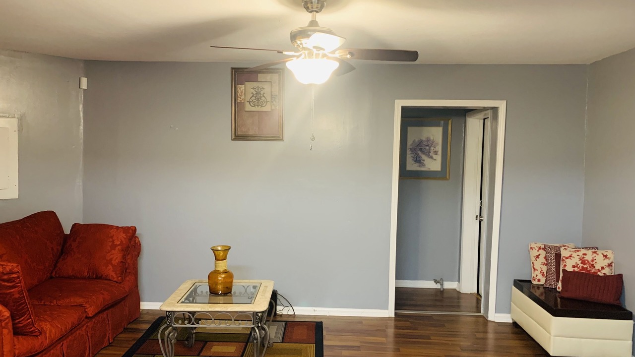 Photo of Livingroom in State College