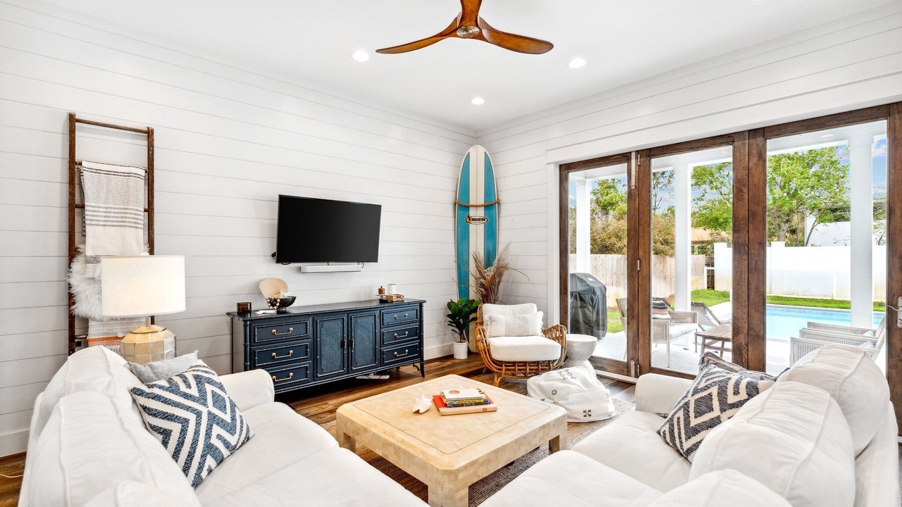 Photo of Livingroom in Gulfview Heights