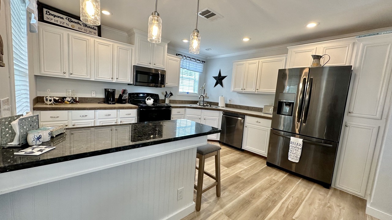 Photo of Kitchen in Laguna Beach Estates