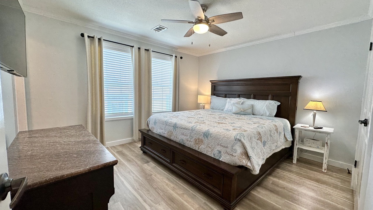 Photo of Bedroom in Laguna Beach Estates