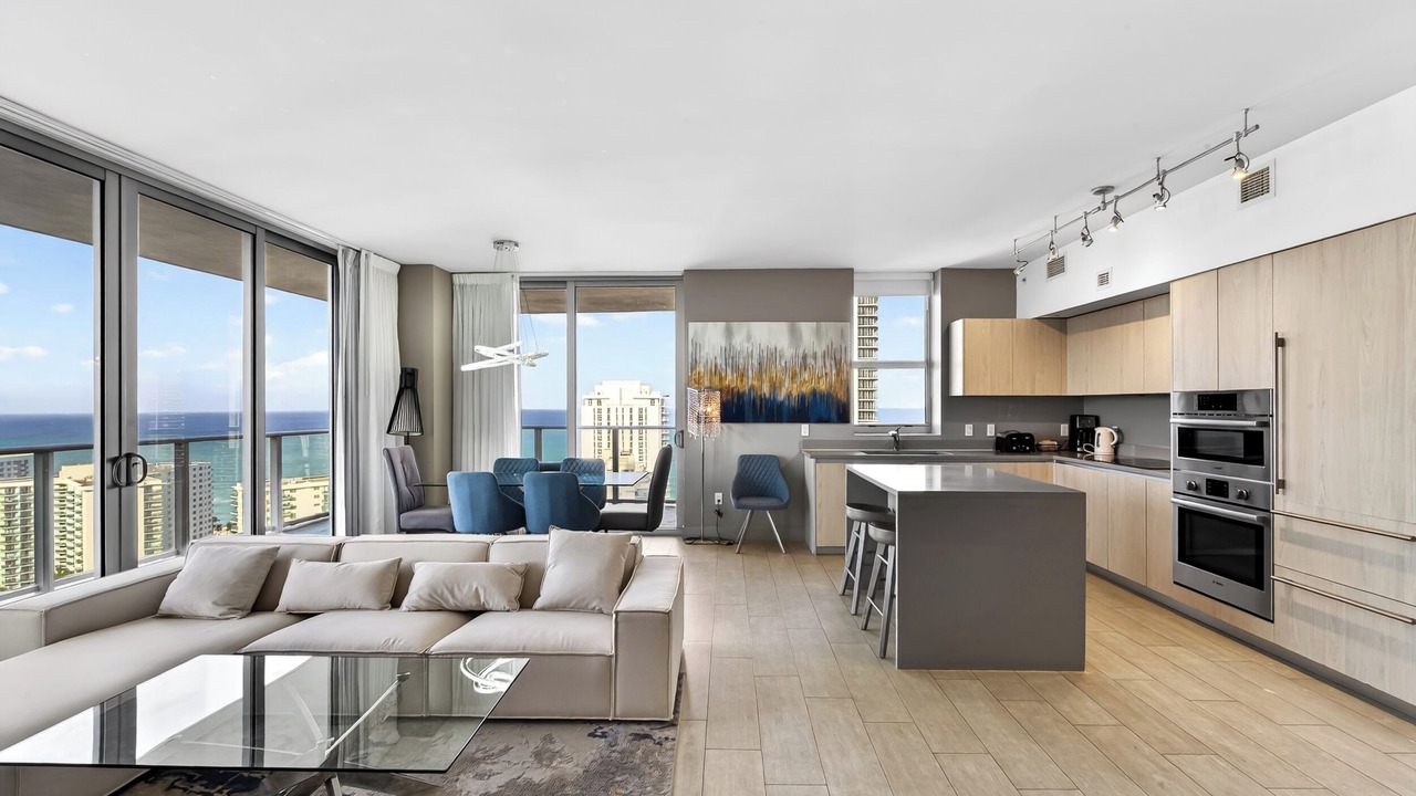 Photo of Livingroom in Hollywood South Central Beach