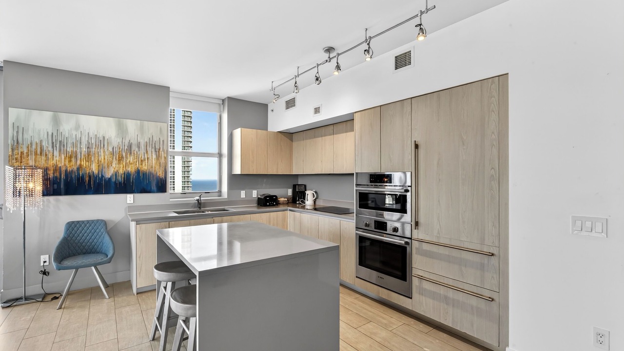 Photo of Kitchen in Hollywood South Central Beach
