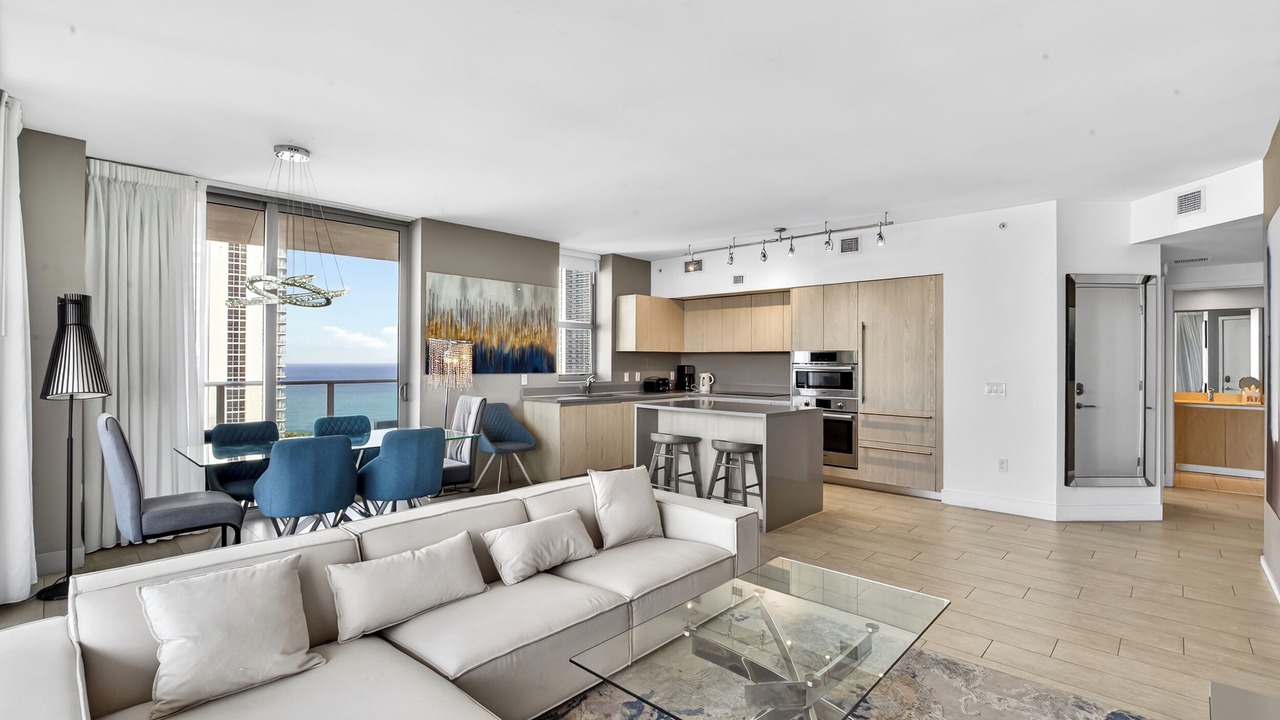Photo of Livingroom in Hollywood South Central Beach