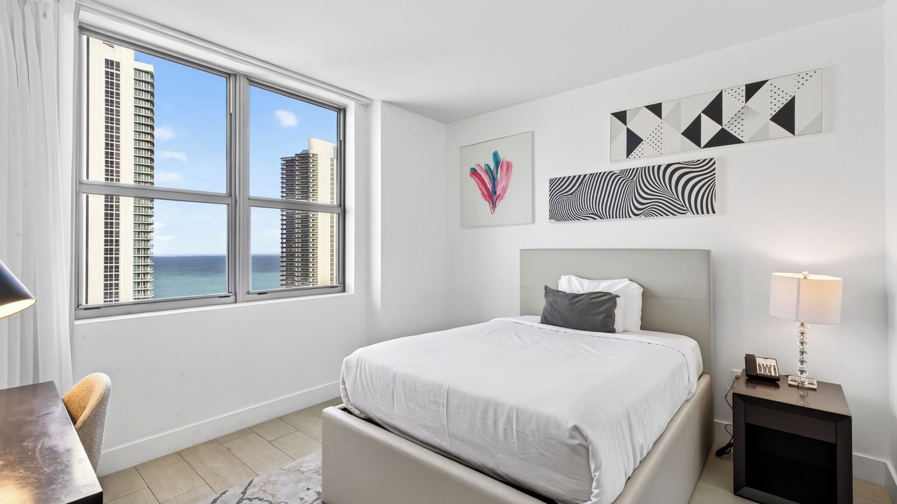Photo of Bedroom in Hollywood South Central Beach