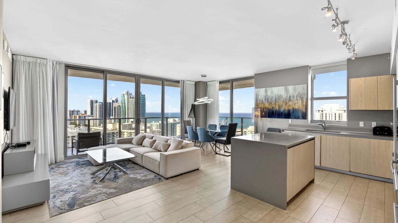 Photo of Livingroom in Hollywood South Central Beach