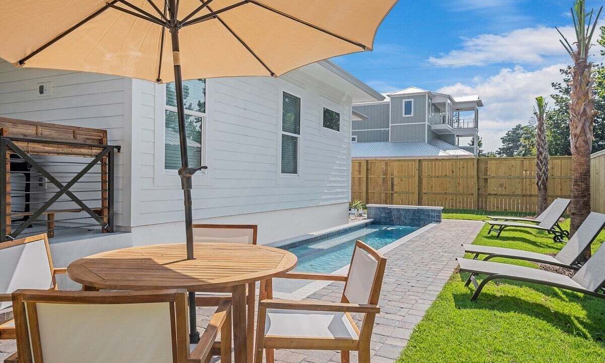 Photo of Outdoor in Gulfview Heights