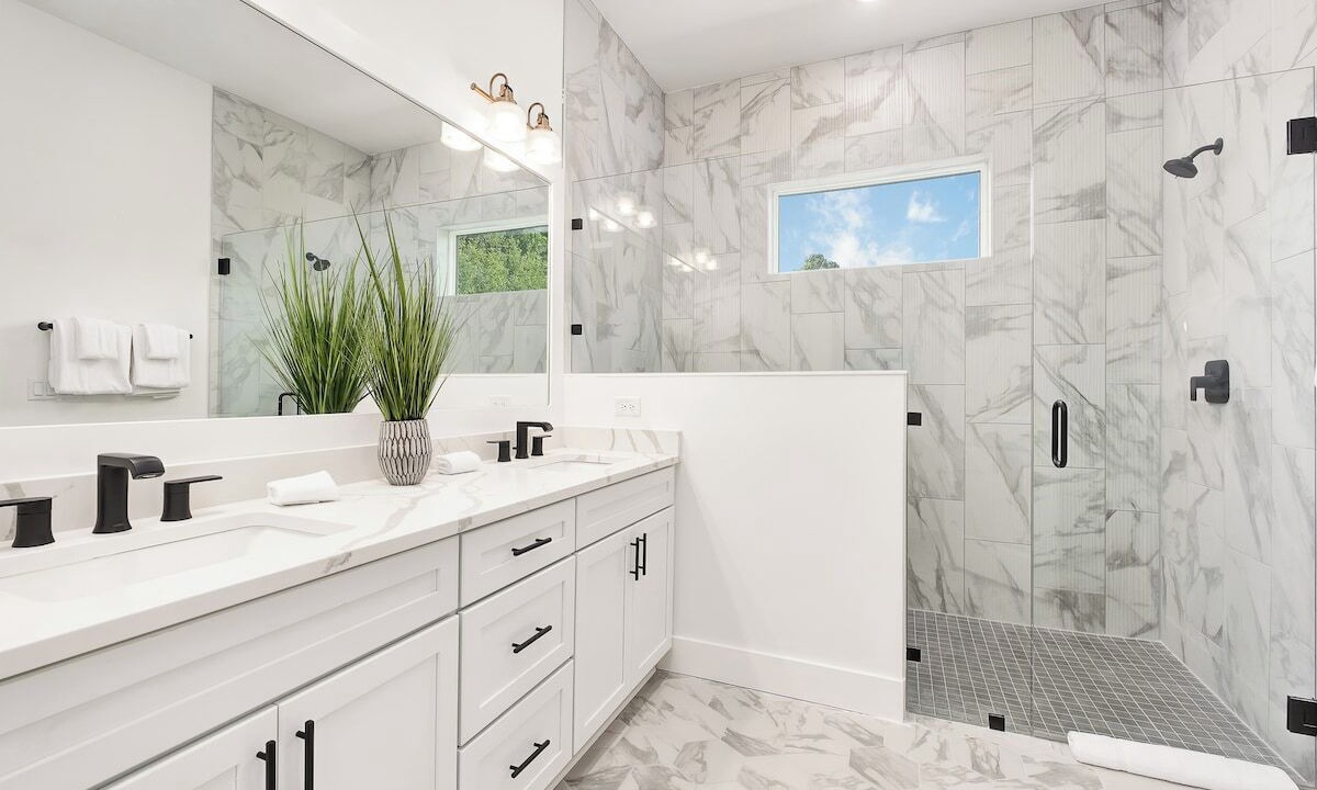 Photo of Bathroom in Gulfview Heights