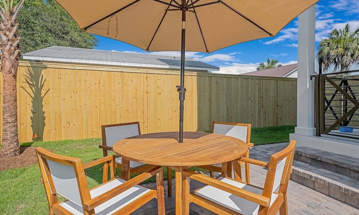 Photo of Outdoor in Gulfview Heights