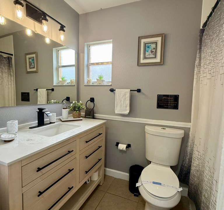 Photo of Bathroom in Berkeley Manor
