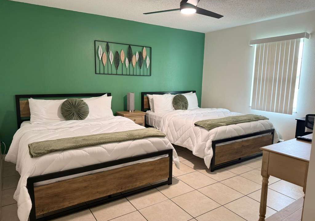 Photo of Bedroom in Berkeley Manor