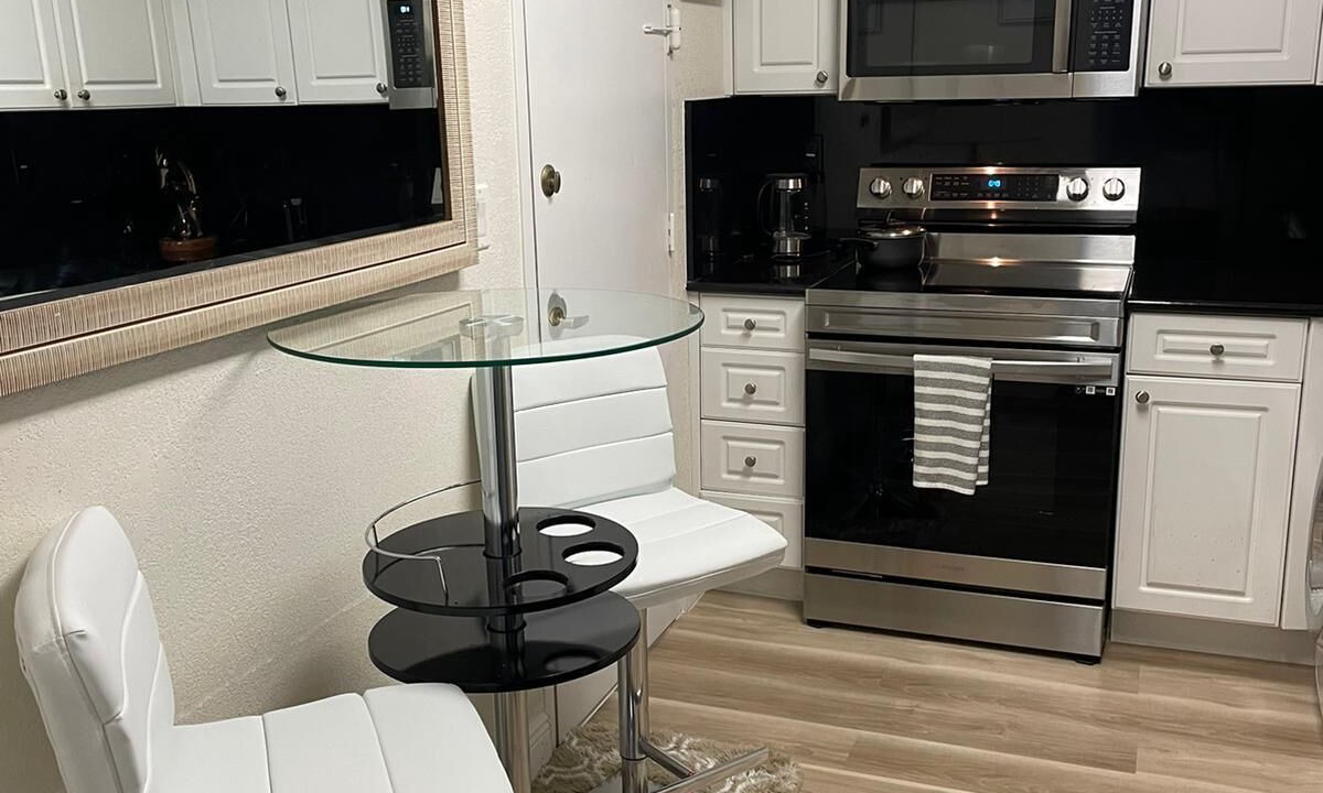 Photo of Kitchen in Hollywood South Central Beach