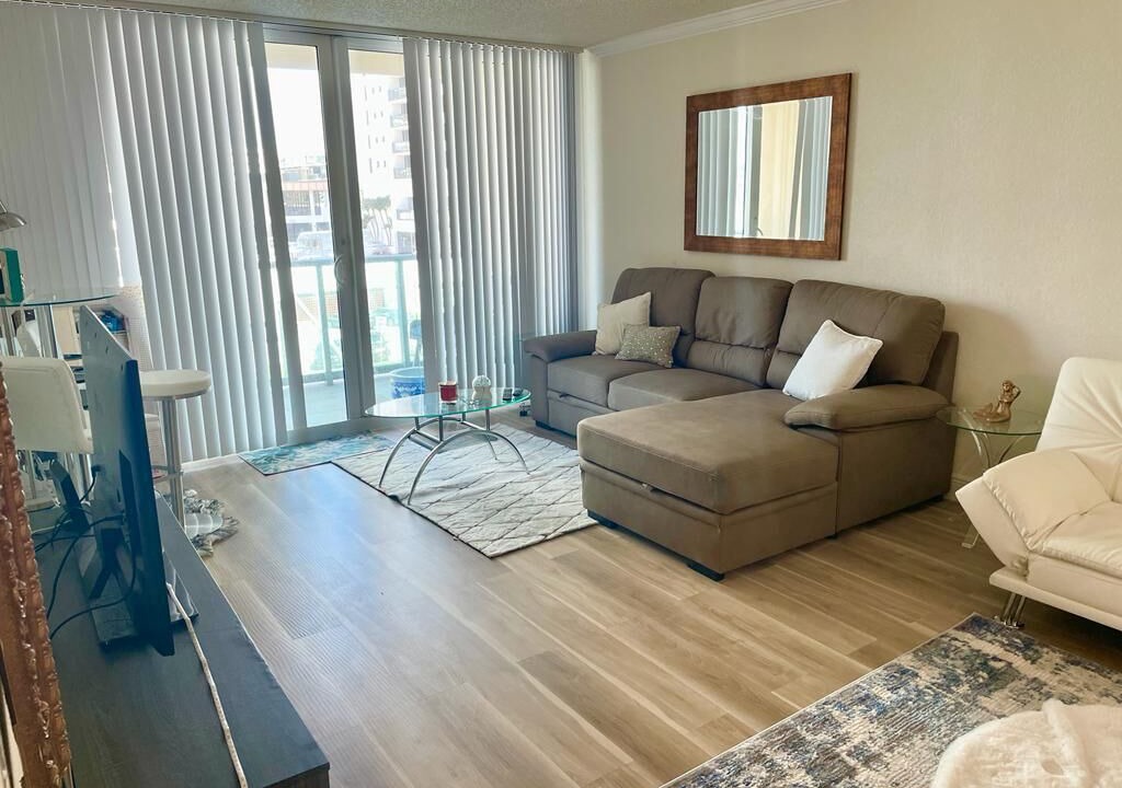 Photo of Livingroom in Hollywood South Central Beach