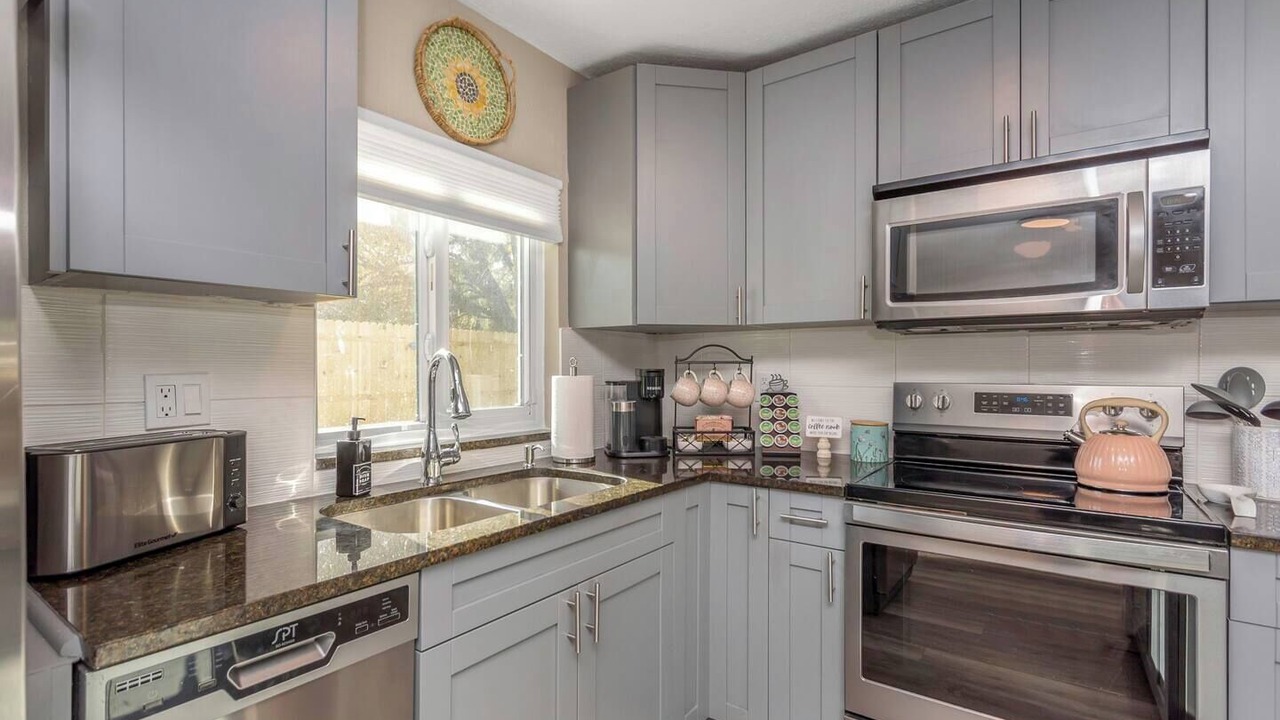 Photo of Kitchen in Bearss Plaza