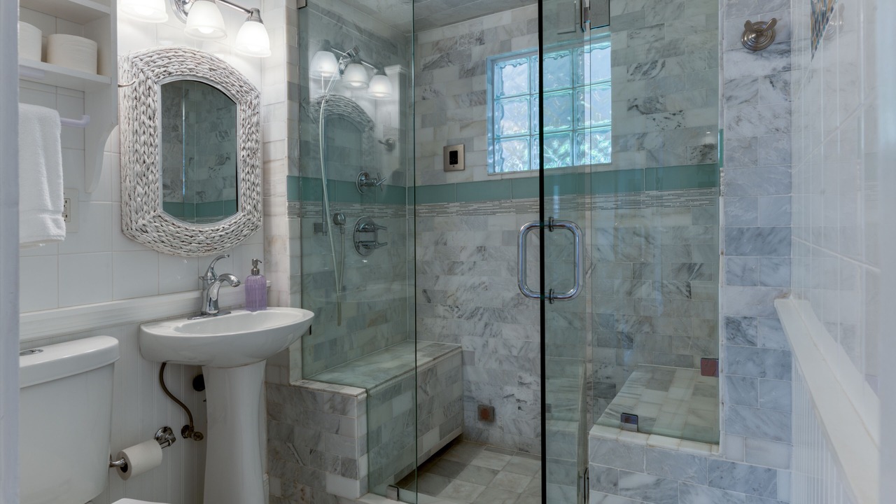 Photo of Bathroom in Flamingo Parks