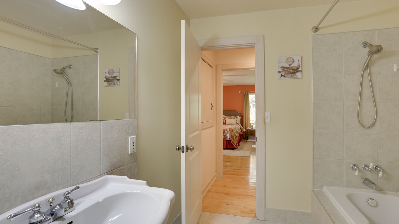 Photo of Bathroom in Albany