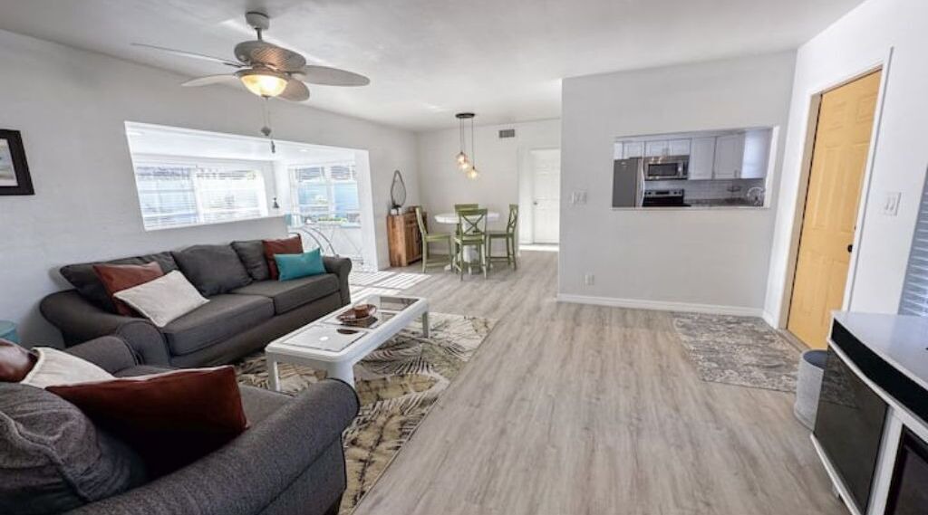 Photo of Livingroom in Seminole