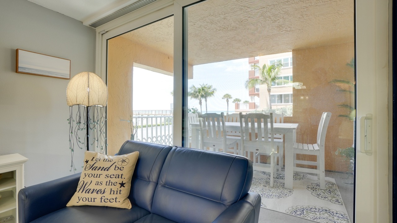 Photo of Livingroom in Redington Beach