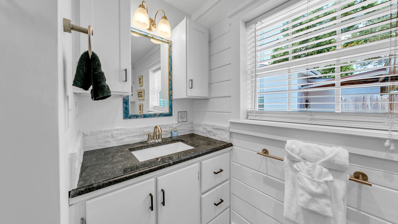 Photo of Bathroom in Gulfview Heights