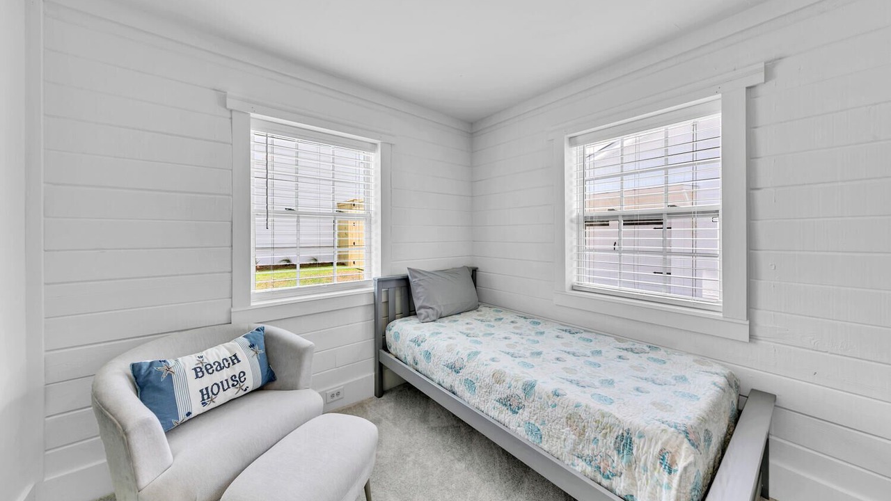 Photo of Bedroom in Gulfview Heights