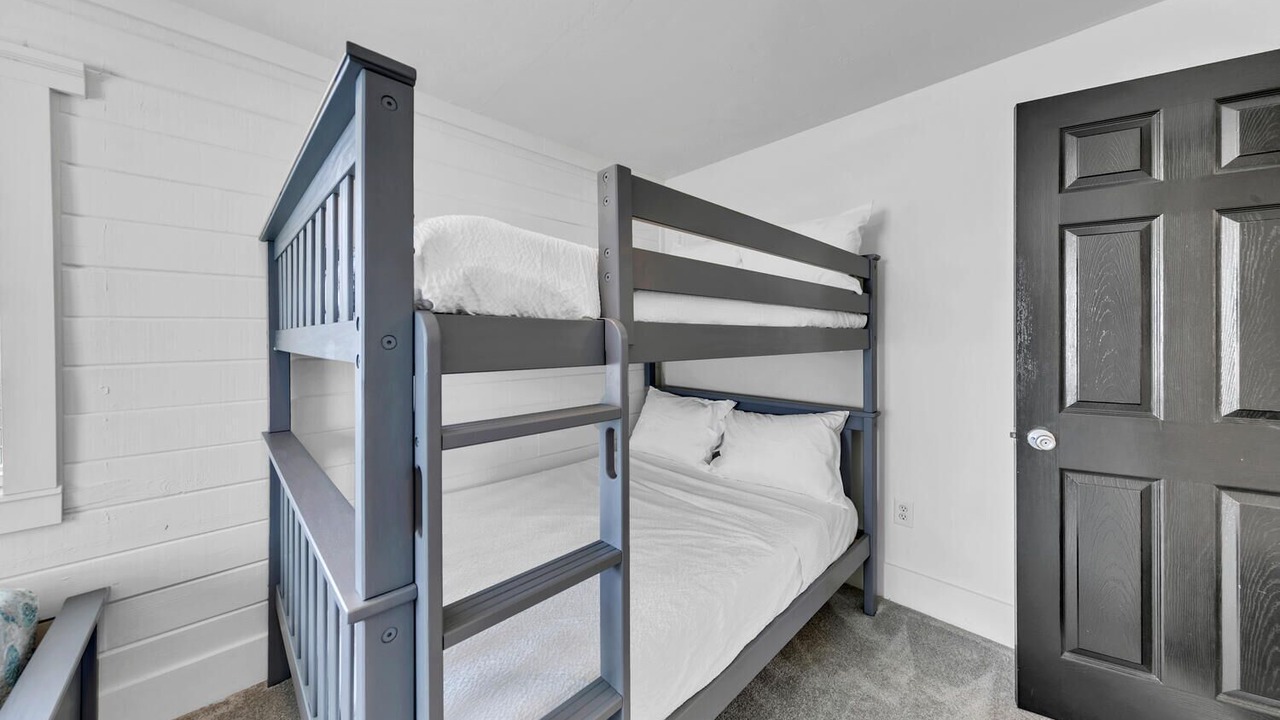 Photo of Bedroom in Gulfview Heights